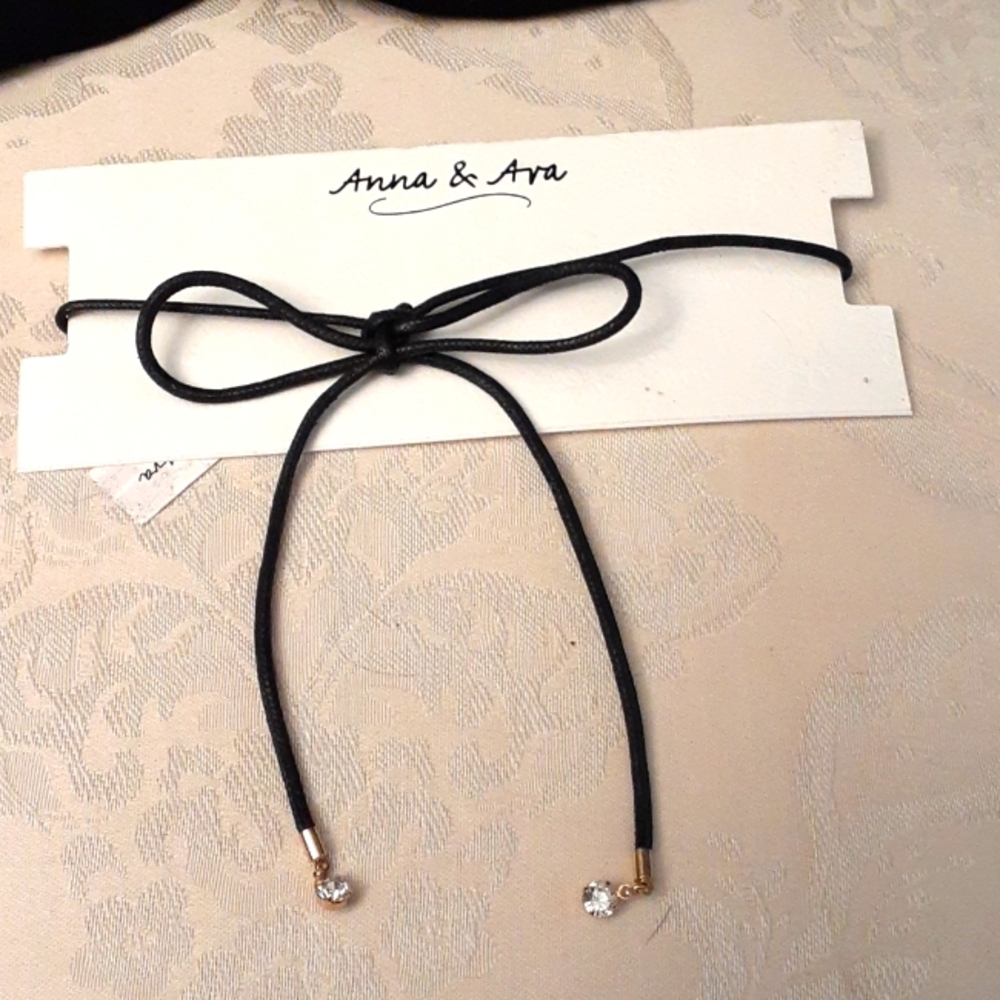 New Anna & Ava choker